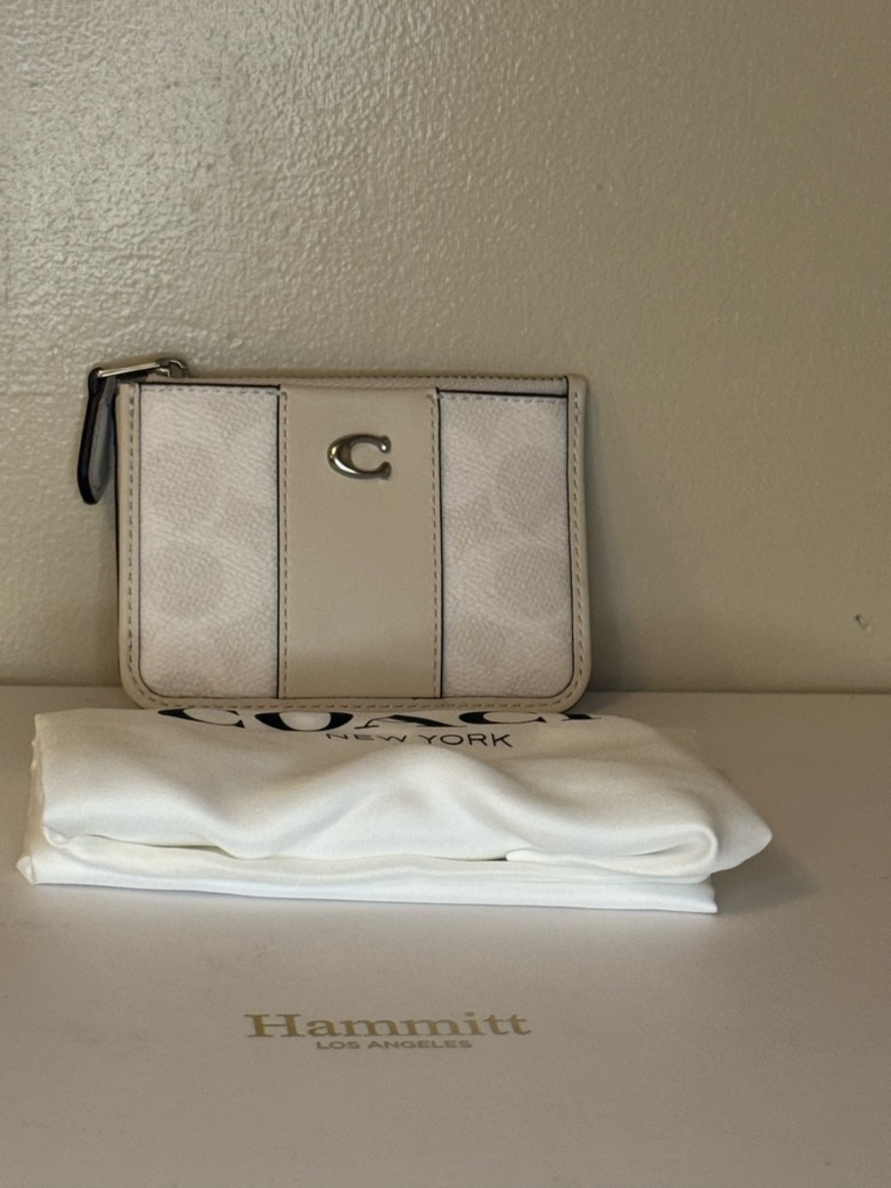 COACH Essential Mini ID Card Case in White Chalk